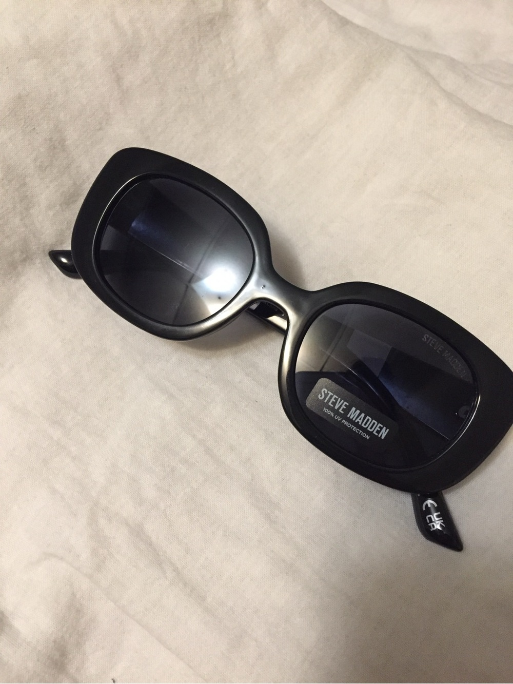 Steve Madden Black Oversized Round Sunglasses